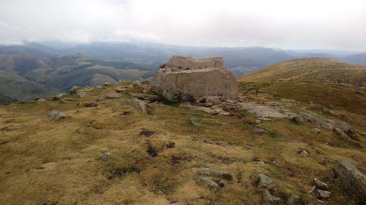 Adi (1457m) tontorra