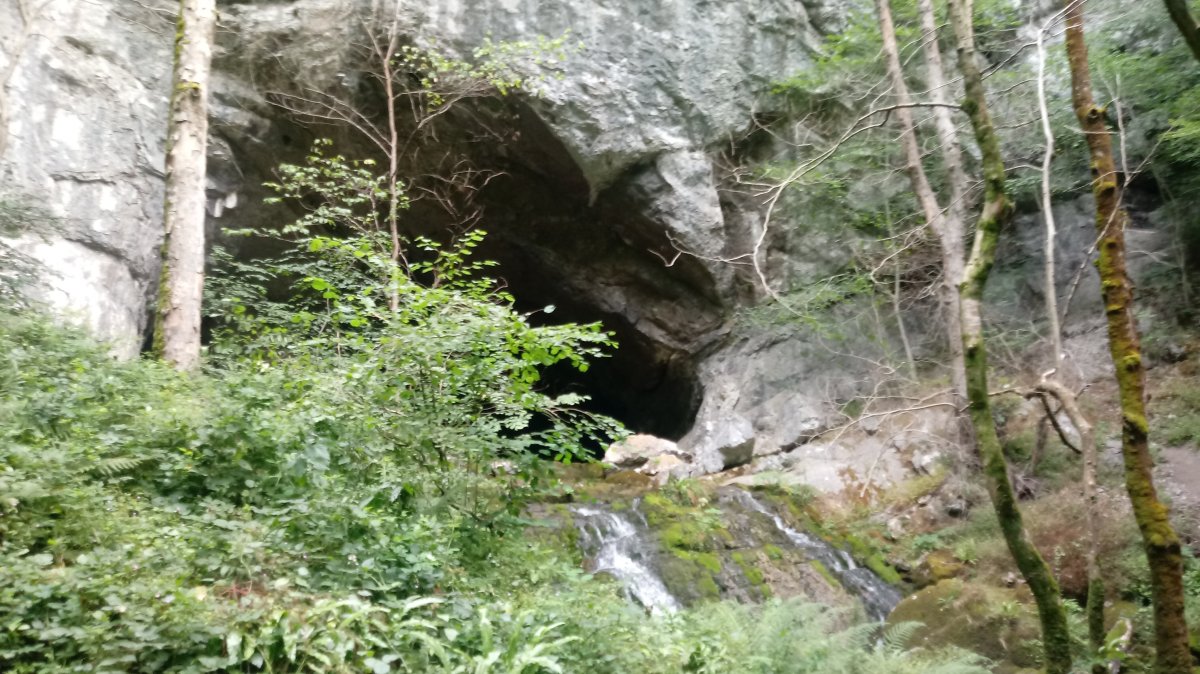 Biduze haitzuloa