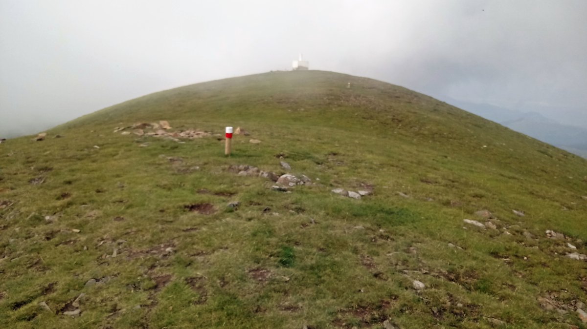 Saioa (1418m) tontorrera iristen