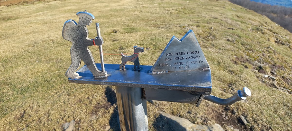 Iruñarri (1051m) postontziaren xehetasuna