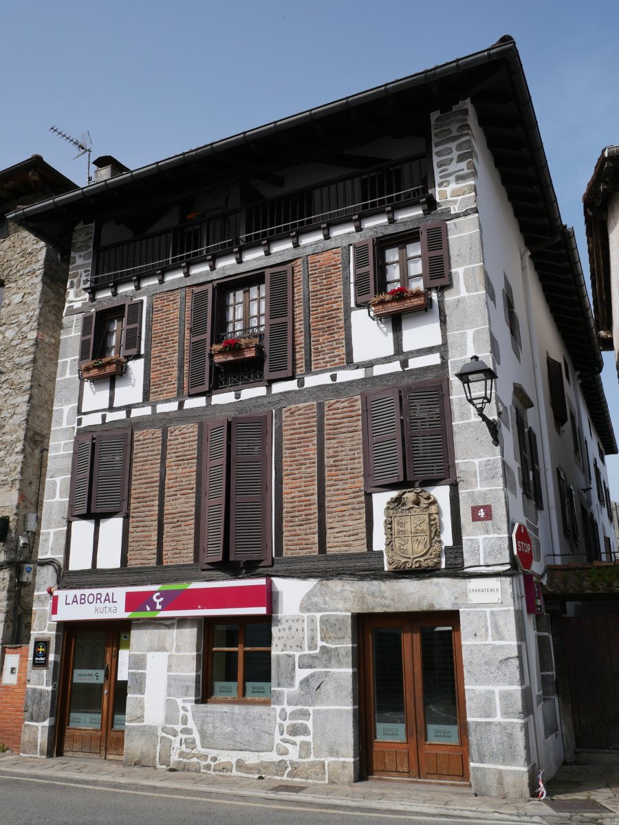 Etxea, Lesaka