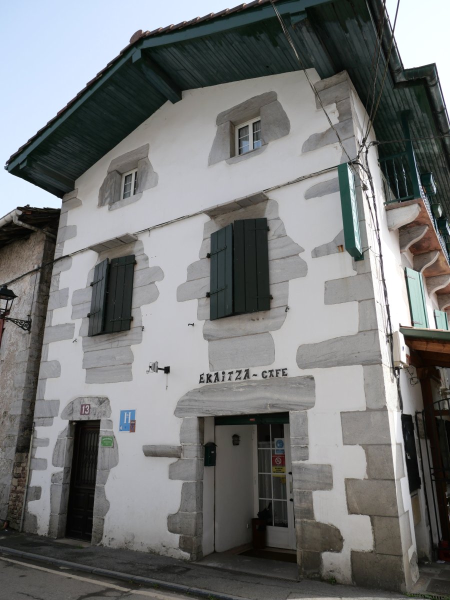 Etxea, Lesaka