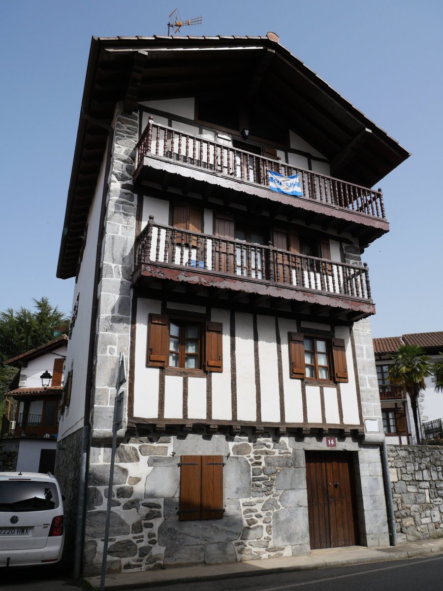 Etxea, Lesaka