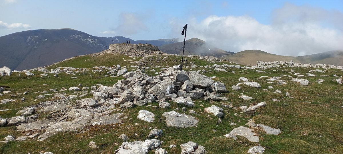 Urkulu (1423m) tontorra eta dorrea