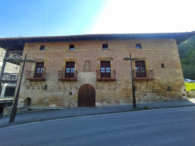 Bikuña Jauregia Legazpin