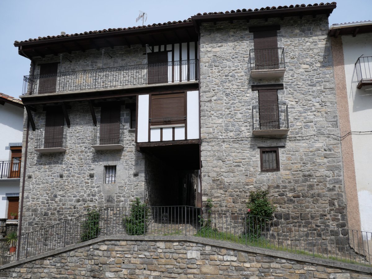 Etxea, Burgi