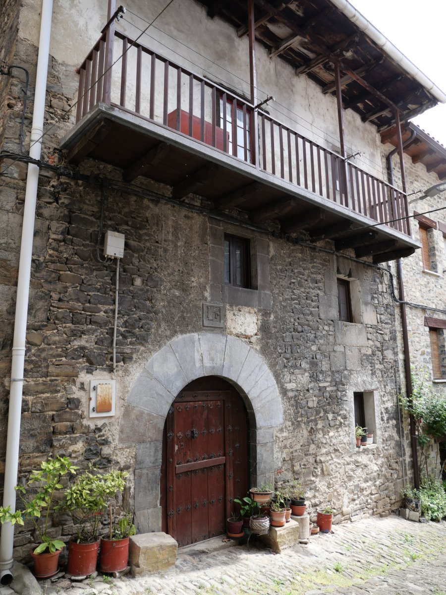 Etxea, Burgi