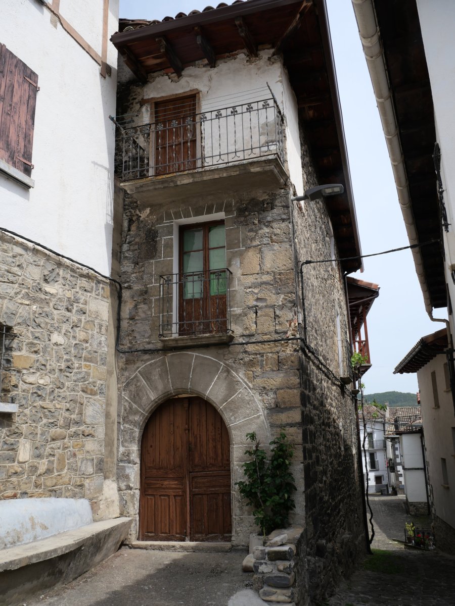 Etxea, Burgi