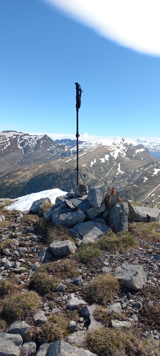 Alano Orratzak (2081m) tontorra
