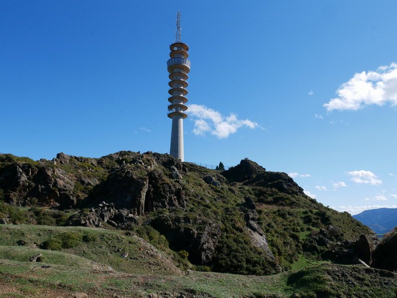 Mendibil mendebaldetik ikusita