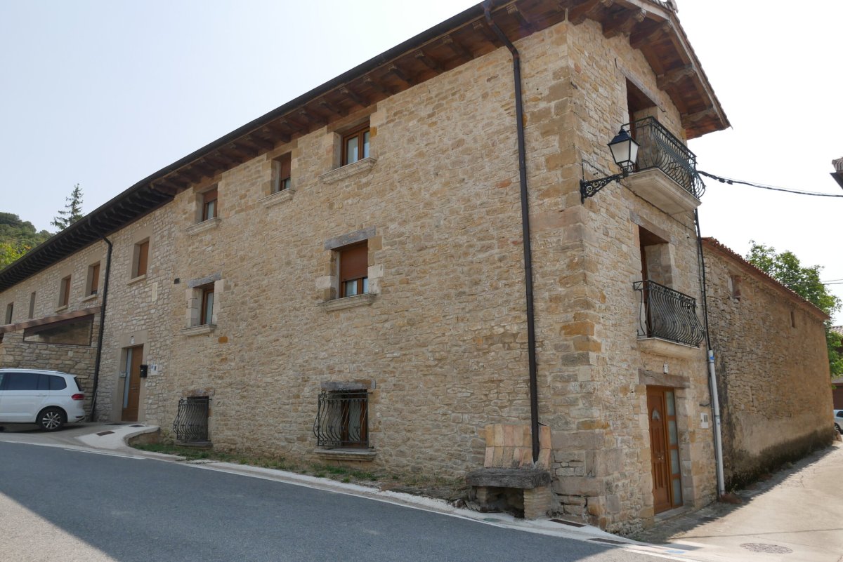 Etxea, Genbe
