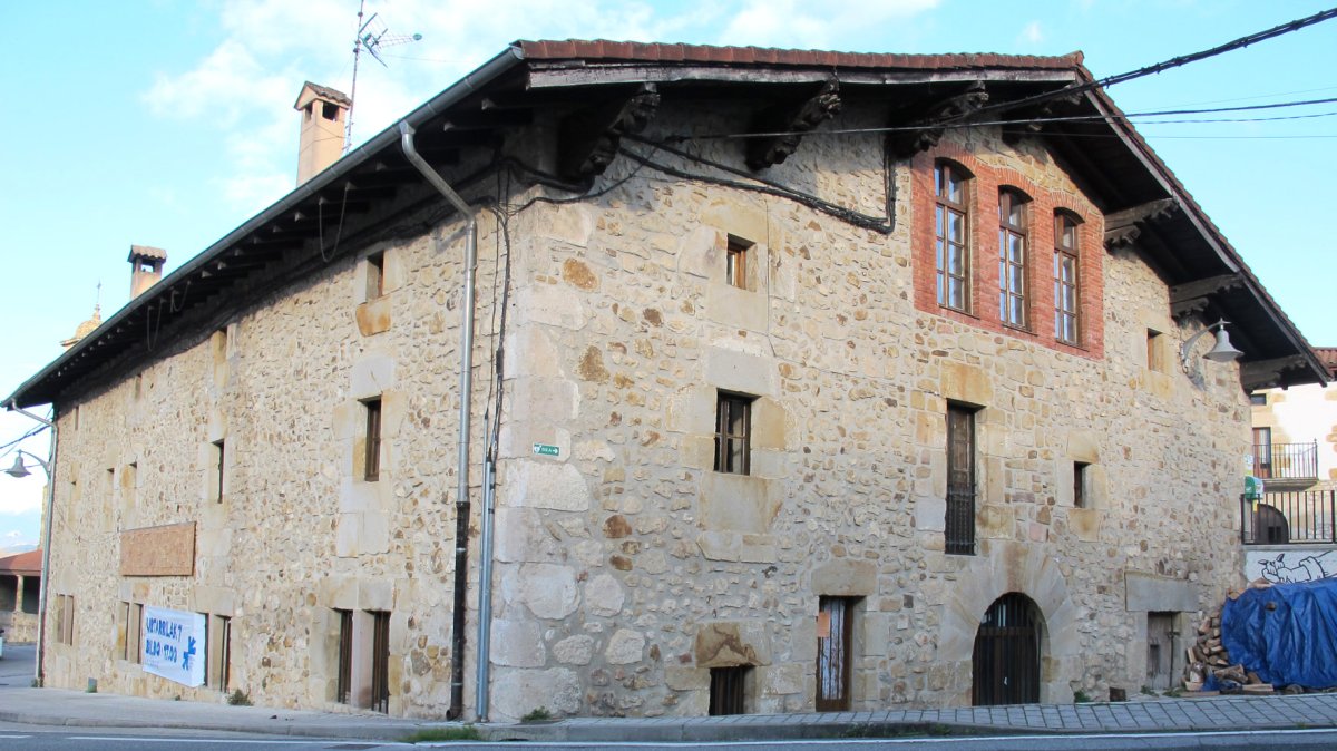 Udaletxea, Bakaiku
