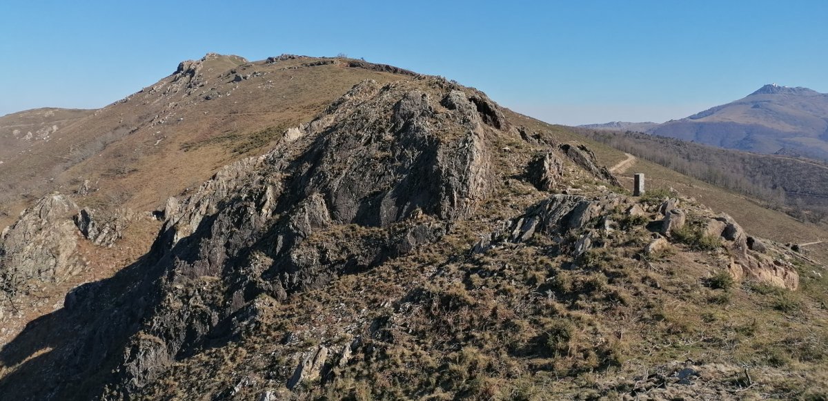 R6 mugarria Arranoko Harriaren inguruan