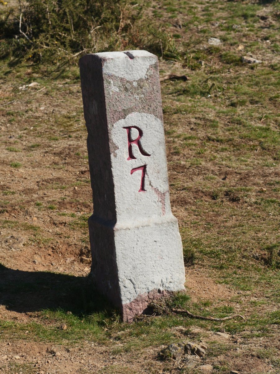 R7 mugarria