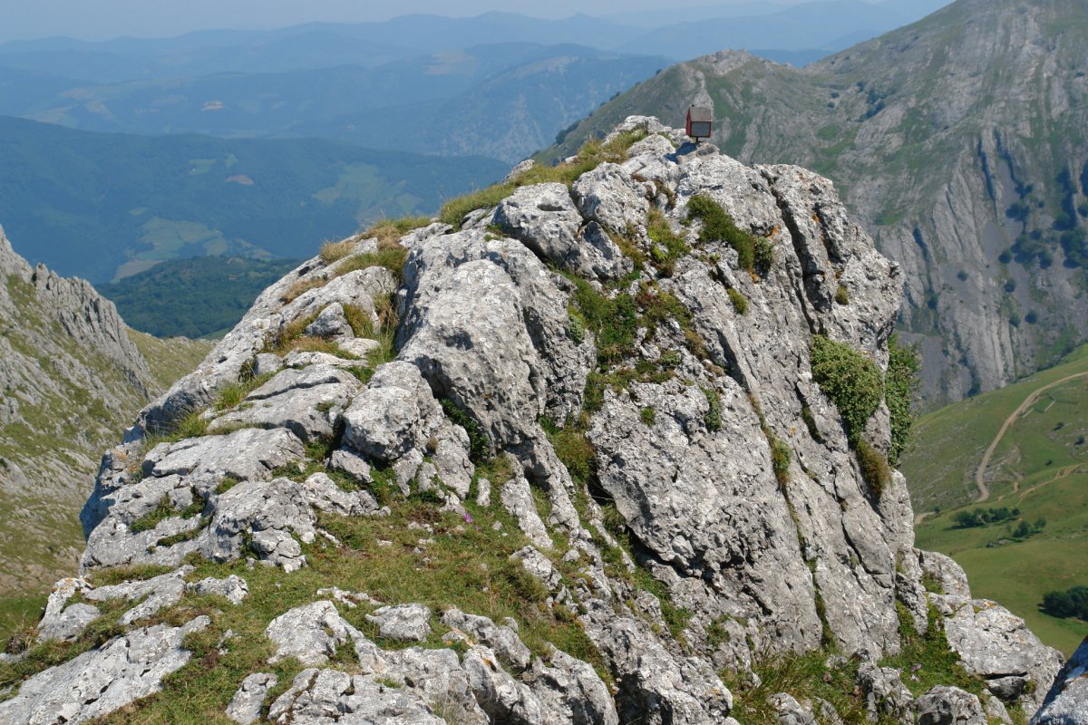 Etitzegi. Tontorra.