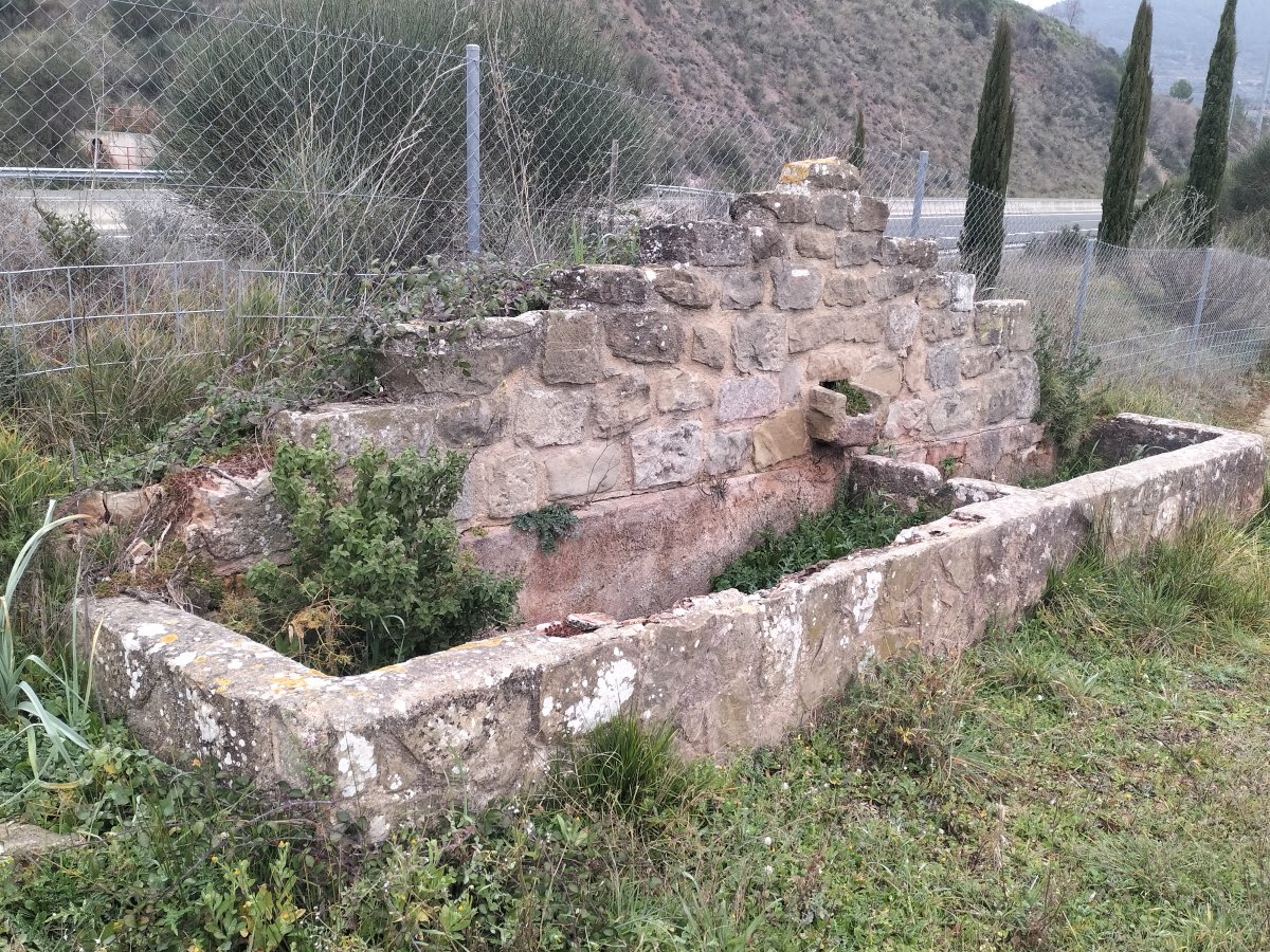 Fuente sin agua