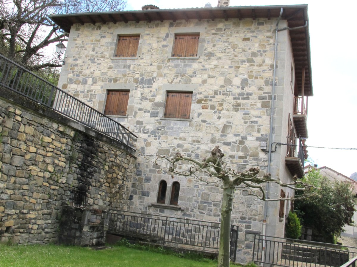 Seisea etxea, Garde