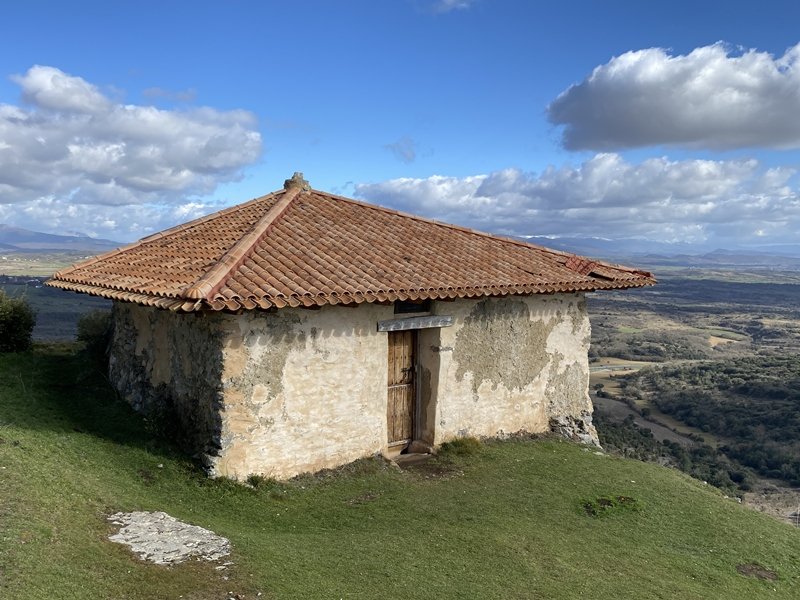 San Victor Ermita. Zigoitia (Letona)