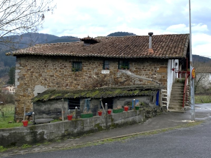 Etxebarri Baserria. Laudio (Larra)