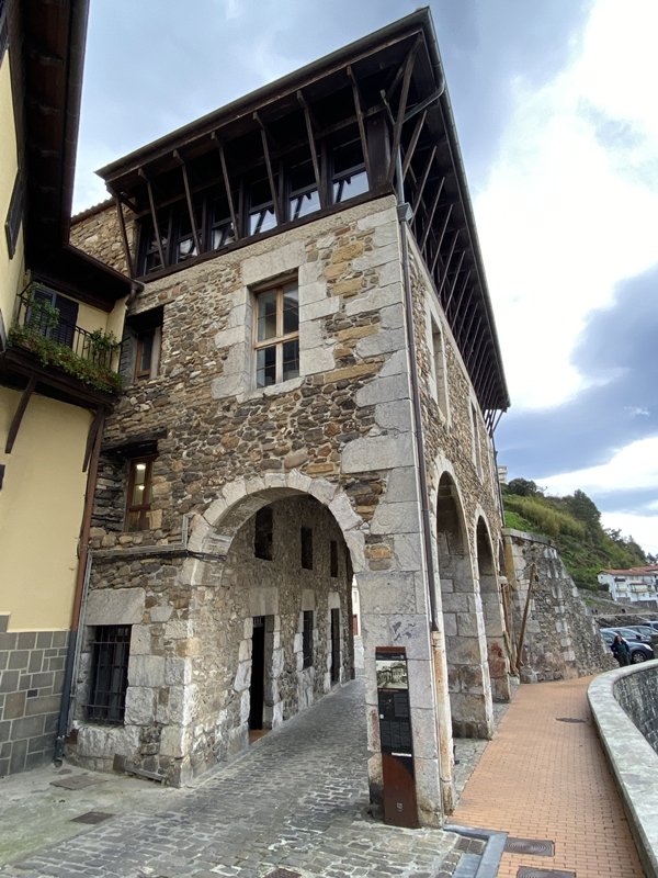 Lonja Zaharra. Mutriku